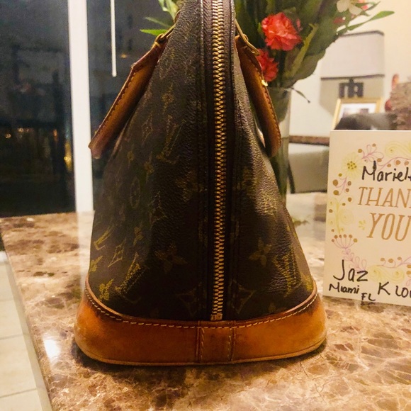 ❌❌ SOLD❌❌. Authentic LV Alma MM - Picture 4 of 7